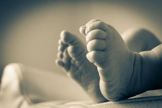 Bebê de 10 meses morre após ingerir bala de maconha do pai  