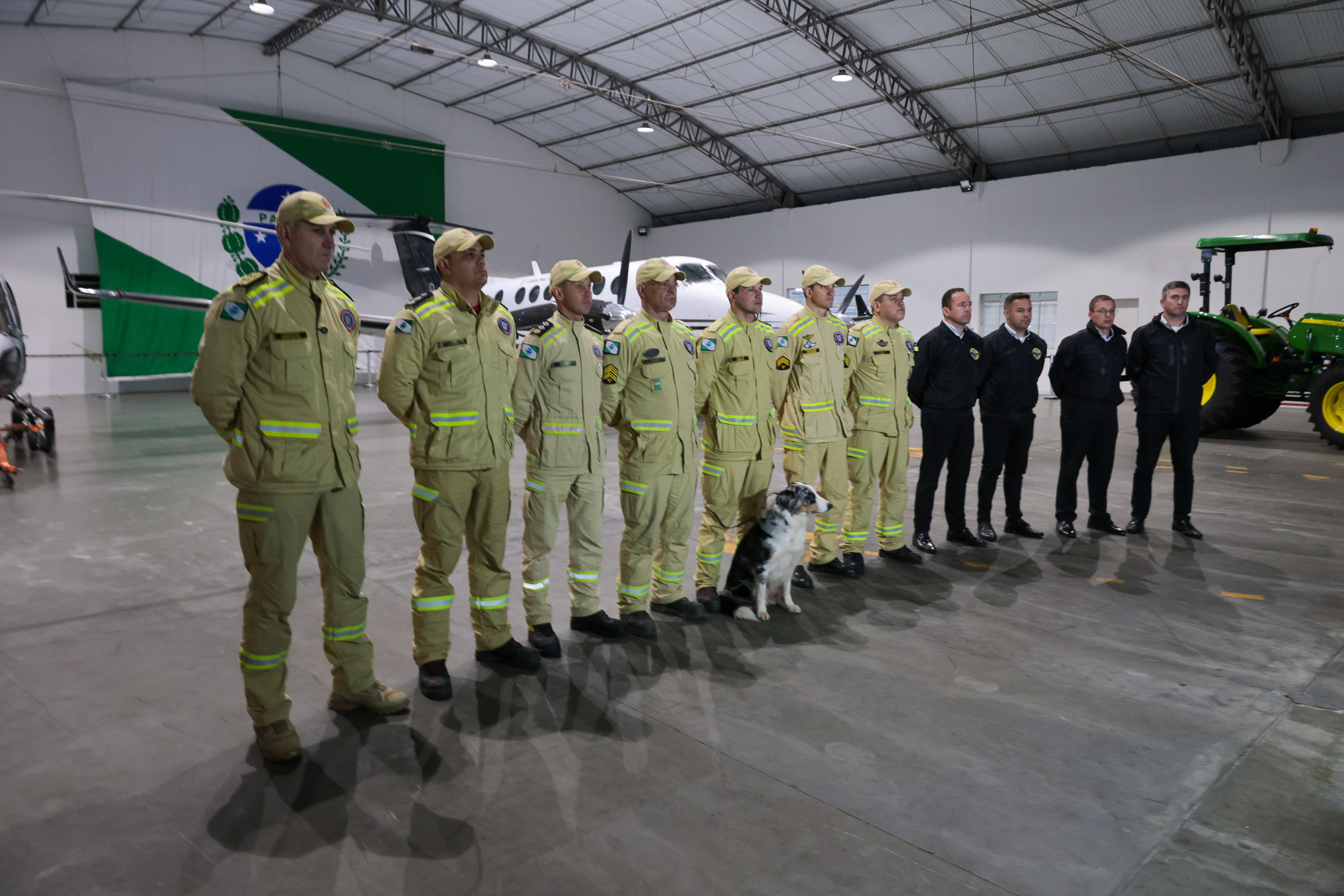 Com partida de Guarapuava, Bombeiros do Paraná embarcam para missão de busca e resgate na Venezuela após terremoto  