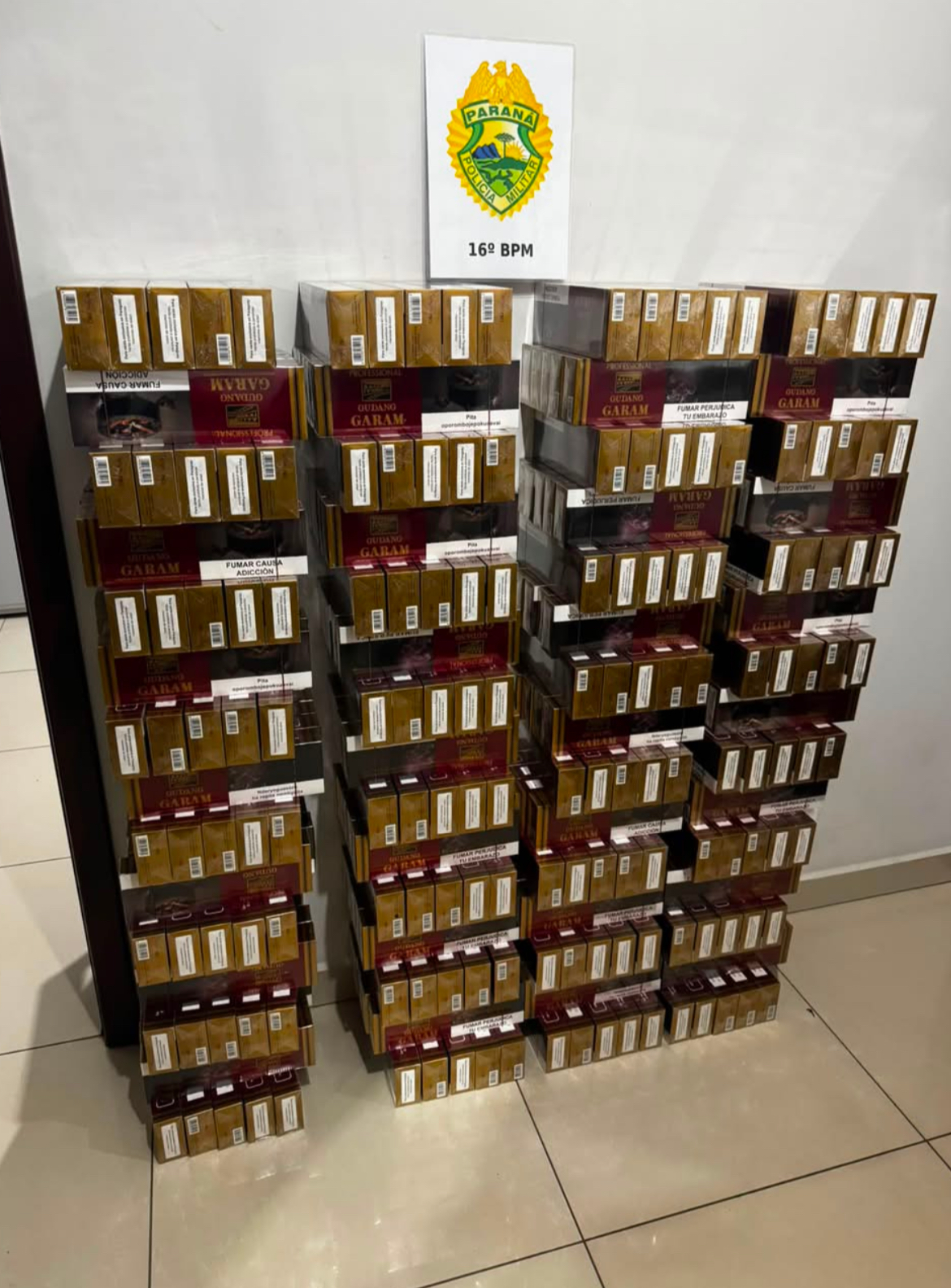 PM apreende carga de cigarros contrabandeados avaliada em R$ 90 mil em Guarapuava   