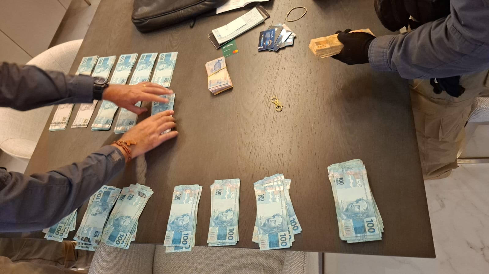 Ministério Público do Paraná cumpre 17 mandados de busca e apreensão em três operações que investigam crimes ocorridos em Pato Branco e região  