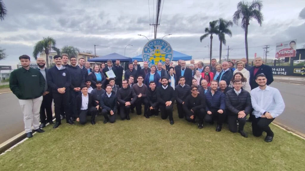 Monumento do Movimento Serra é inaugurado em Guarapuava como marco dos 45 anos de atuação na Diocese  