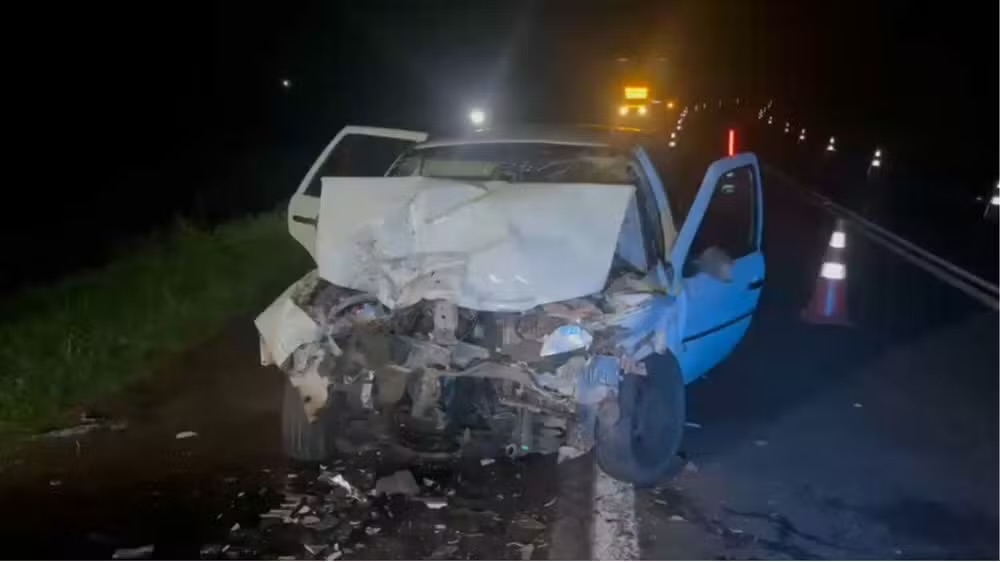 Duas pessoas morrem após motorista fazer ultrapassagem proibida no Paraná e provocar acidente na BR-277  