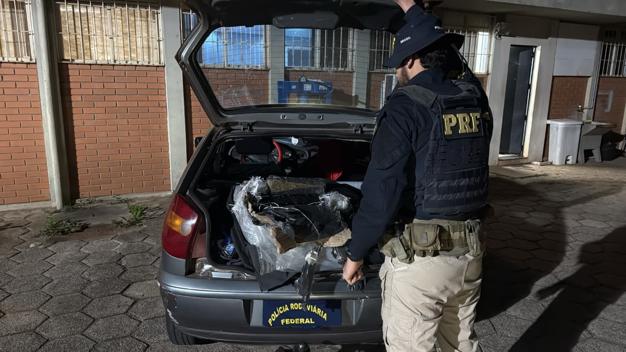 PRF e Guarda Municipal apreendem cerca de 100 quilos de maconha em Candói nesta quarta (5)  