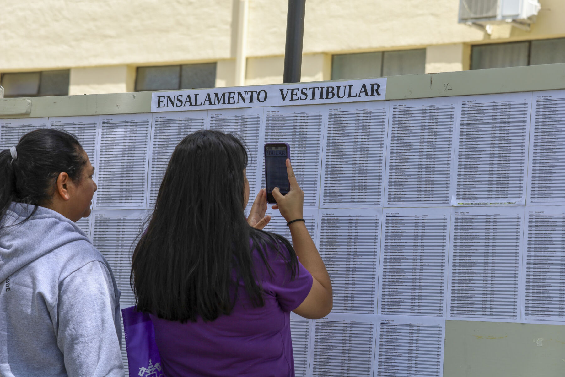 Unicentro aplica provas do vestibular para mais de 6,8 mil estudantes neste domingo (11); veja horários, documentos e o que levar para a prova  