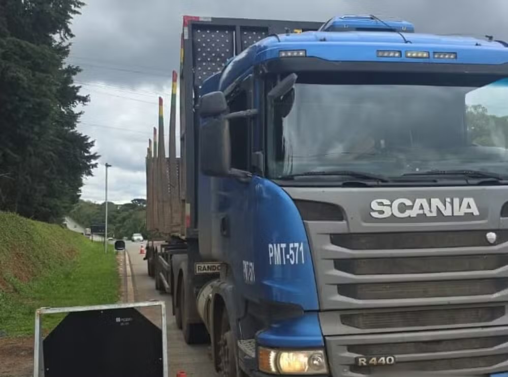 Motorista é preso no Paraná por se cadastrar como caminhoneiro e desviar mais de R$ 400 mil em cargas  