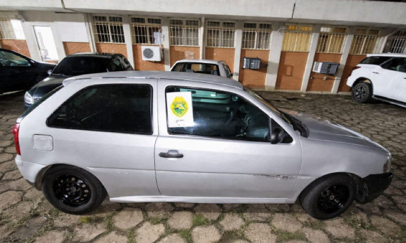 PM apreende carro clonado no bairro Bonsucesso; três homens foram detidos 