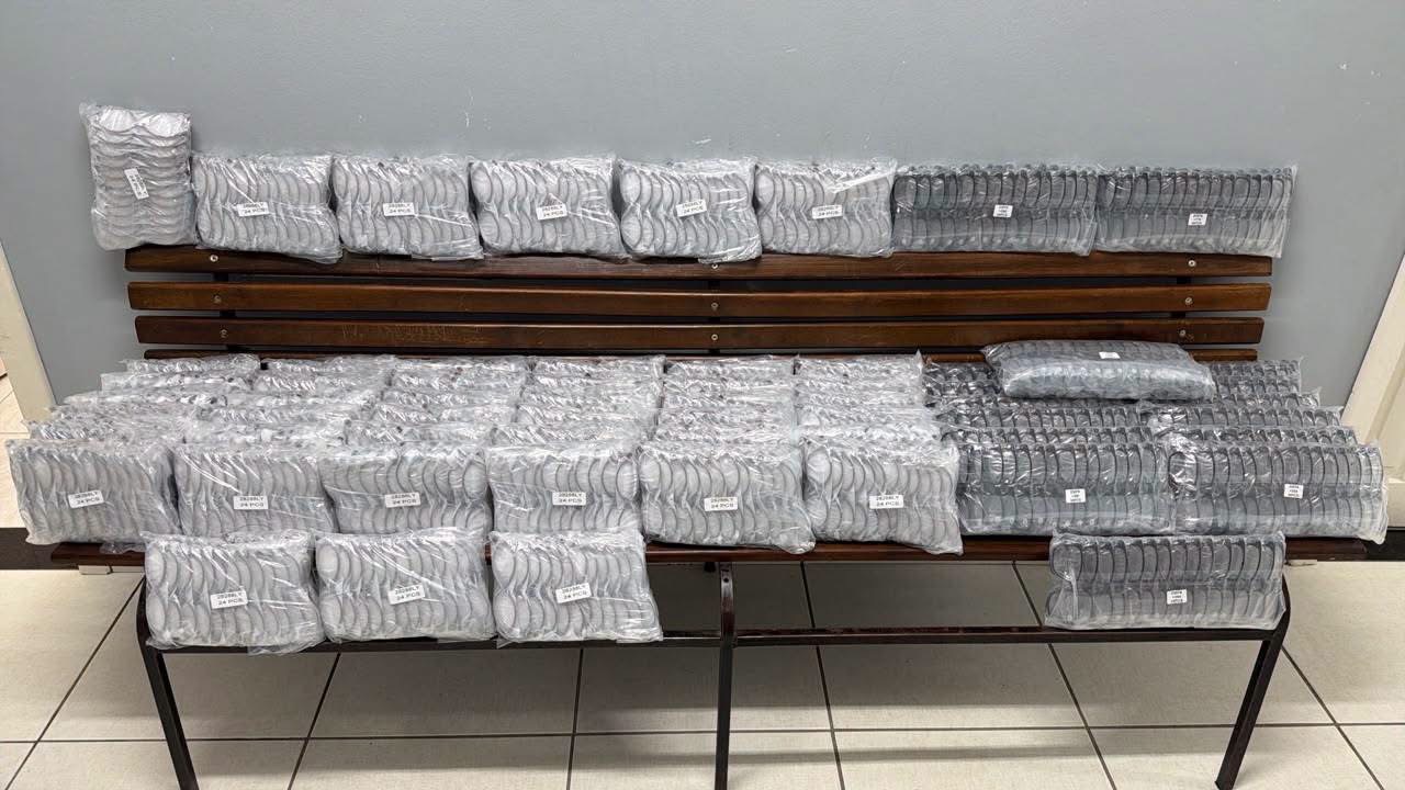 Polícia Civil apreende cerca de 5 mil óculos avaliados em R$ 200 mil em Guarapuava  