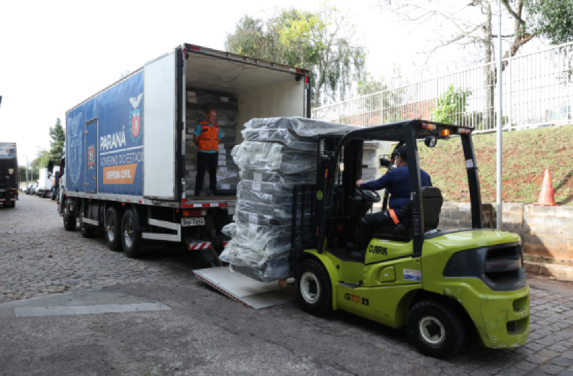 Defesa Civil Estadual envia ajuda humanitária para vítimas da chuva de granizo em Turvo  