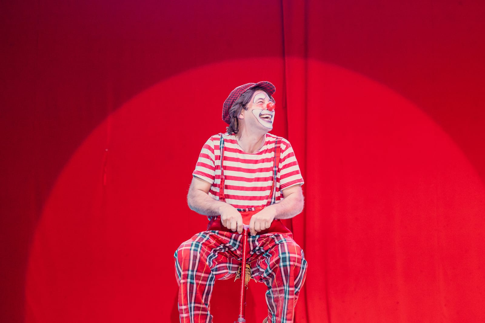 Circo Torricelli realiza sessão inclusiva gratuita para crianças autistas em Guarapuava  