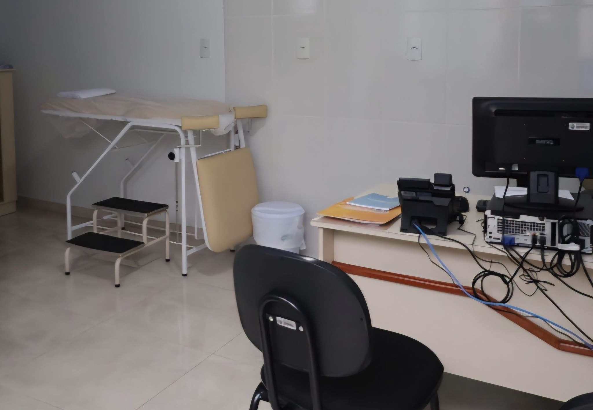 Forte chuva provoca alagamento dentro de unidade de saúde em guarapuava  