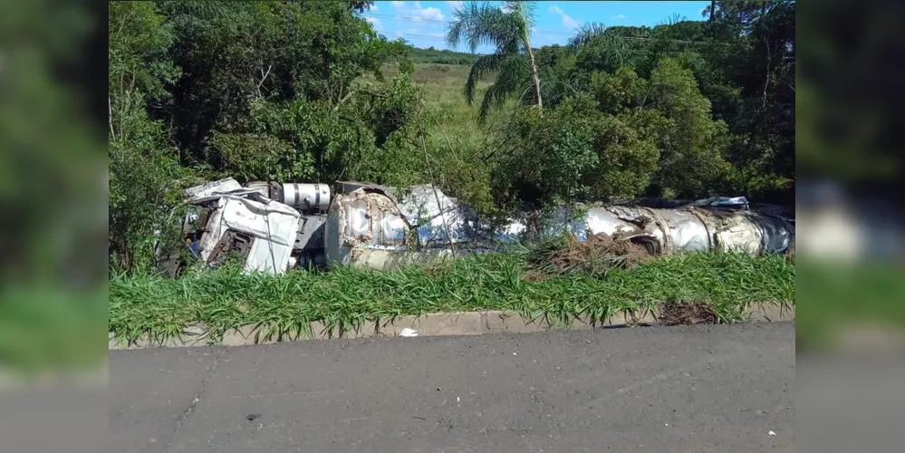 BR-277 terá bloqueio total em Palmeira neste domingo (8) para retirada de caminhão tombado; VEJA O HORÁRIO 