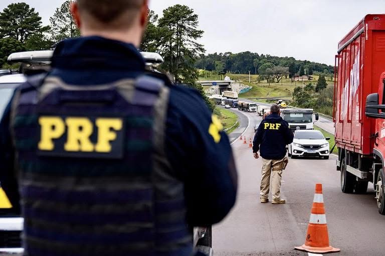 PRF reforça fiscalização nas rodovias do Paraná durante o feriado do Dia do Trabalhador