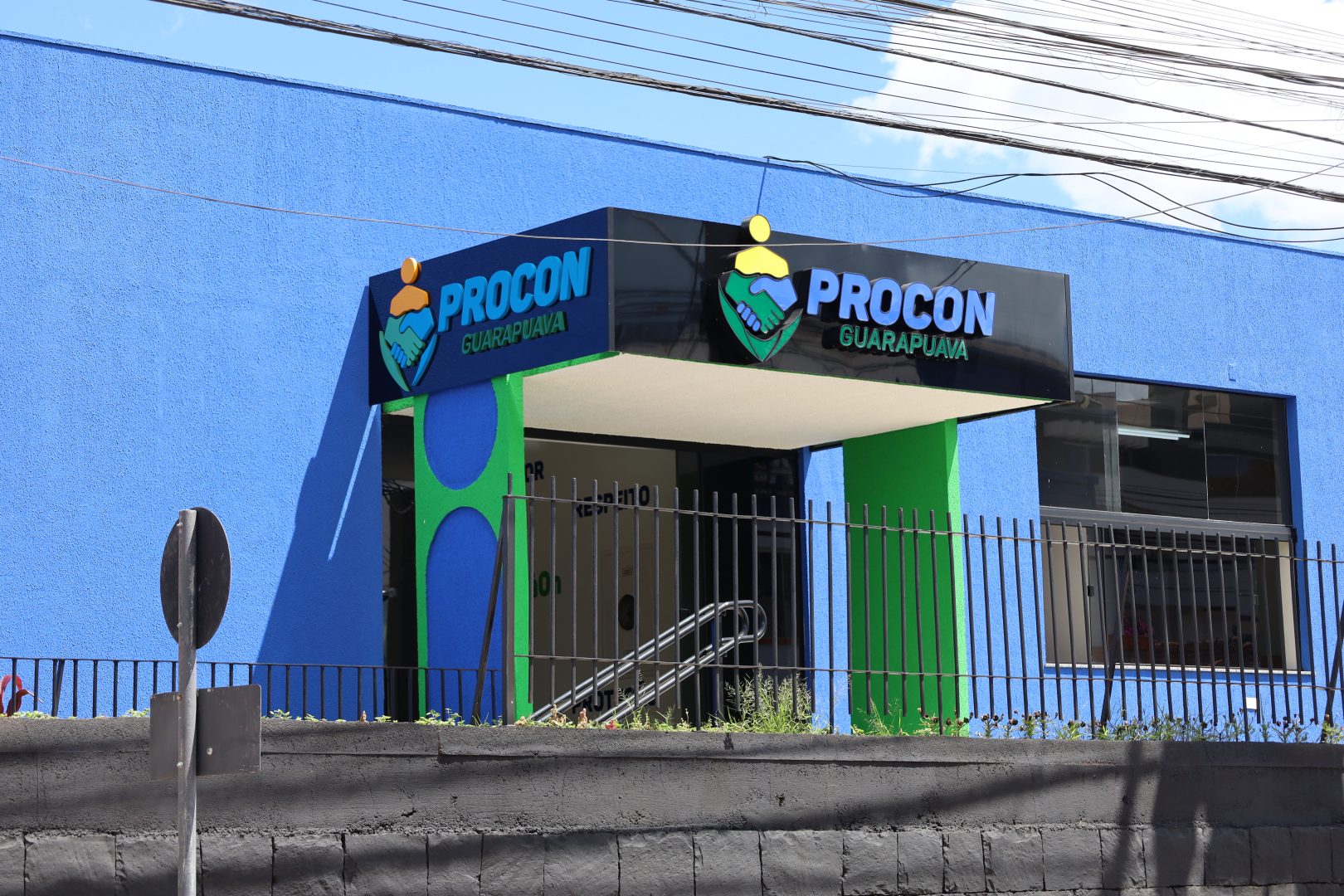 Procon Guarapuava multa bancos em mais de R$ 200 mil por filas e tempo excessivo de espera  